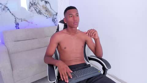 Snapshot of lexianddeker chatting on September 25, 2025, 4:32 pm Lexi Derek online show from September 25, 2025, 4:32 pm