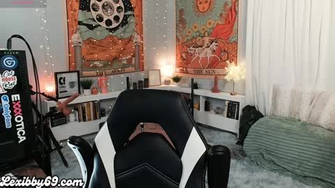 Lexi Smith online show from December 6, 2024, 11:33 am