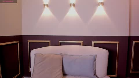 Lexie Thompson  online show from January 12, 2026, 12:10 pm