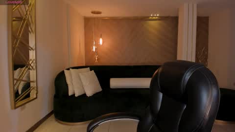 Lexie  online show from September 20, 2025, 12:50 pm