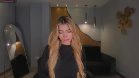 Lexie  online show from May 10, 2026, 11:04 am