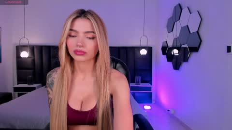 Lexie  online show from May 13, 2026, 7:55 pm