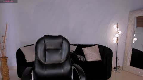 Lexie  online show from June 19, 2026, 6:01 pm