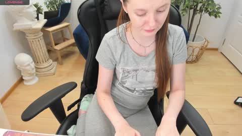 Snapshot of lexihoward chatting on December 10, 2024, 1:11 pm Lexi online show from December 10, 2024, 1:11 pm