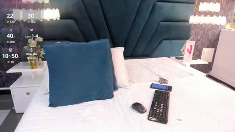 Lexi online show from October 8, 2025, 1:42 pm