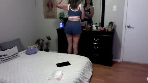 Snapshot of lexwyoex chatting on October 16, 2025, 12:17 pm lexwyoex online show from October 16, 2025, 12:17 pm