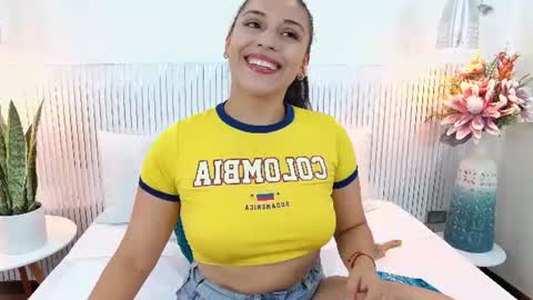 lexxi_gb online show from June 17, 2026, 7:04 pm