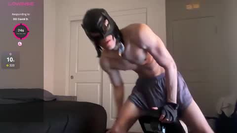 Snapshot of lexxxcazzo chatting on February 11, 2025, 6:19 am Dromaeosaurex online show from February 11, 2025, 6:19 am
