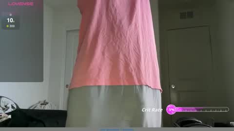 Snapshot of lexxxcazzo chatting on March 11, 2026, 7:36 am Dromaeosaurex online show from March 11, 2026, 7:36 am