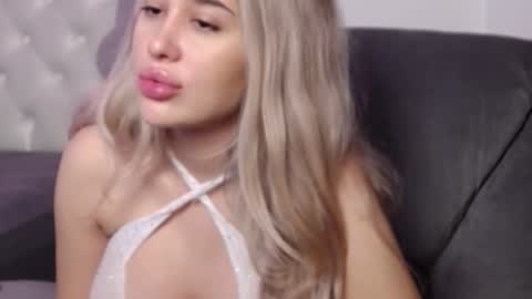 Snapshot of lexxyselena chatting on September 23, 2025, 9:29 pm Lexxyselena online show from September 23, 2025, 9:29 pm