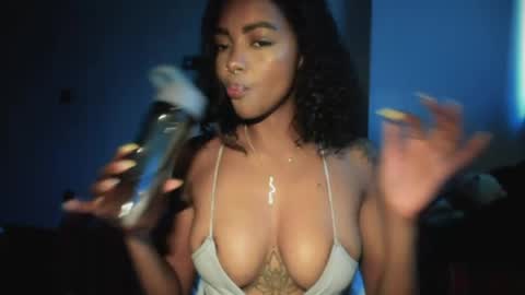 LEXY - Independent account online show from April 27, 2026, 12:47 pm