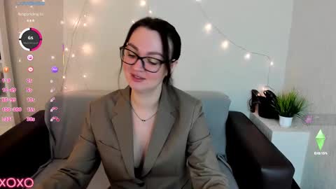 Leya online show from September 9, 2025, 2:55 am