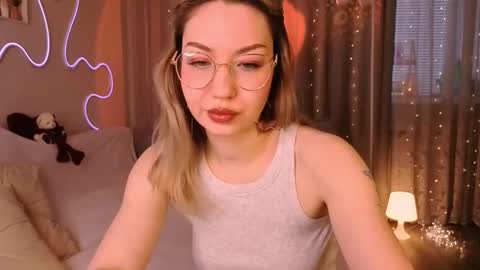 Lily online show from March 10, 2026, 1:54 am