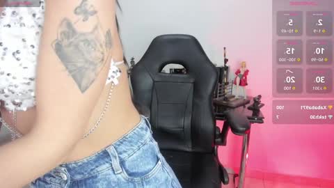 Snapshot of leydy0812_ chatting on December 16, 2024, 4:55 am Leydy online show from December 16, 2024, 4:55 am