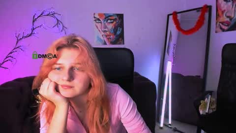 Leyla online show from December 17, 2025, 1:17 pm