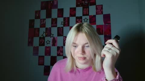 Leyla online show from November 13, 2025, 7:07 am