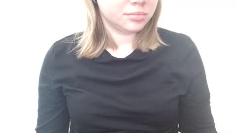 Leyla online show from May 13, 2026, 6:11 am