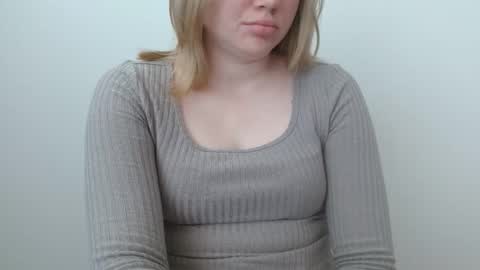 Leyla online show from May 15, 2026, 6:31 am