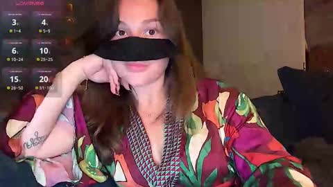 Leyla online show from November 22, 2025, 8:30 pm