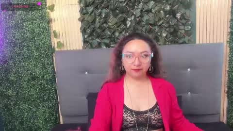 Leyla smithh online show from September 12, 2025, 12:05 pm