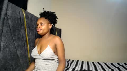 Leylawalker online show from July 25, 2026, 8:39 pm