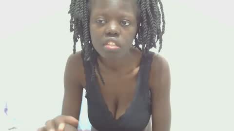 laylani69 online show from June 22, 2026, 11:29 am