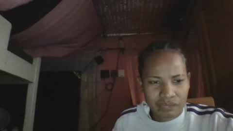 LezleyWood online show from November 3, 2025, 1:56 pm