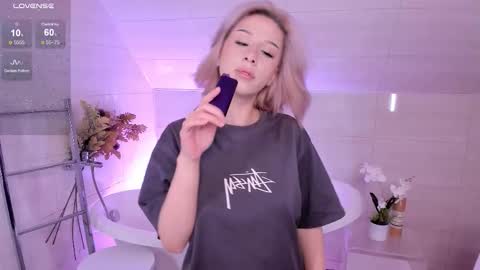 Lisa online show from September 20, 2025, 4:24 am