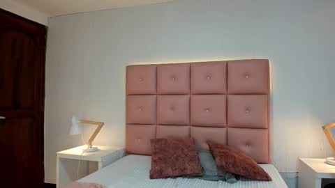 lhiamfitt online show from November 7, 2025, 5:46 pm