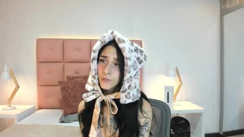 lhiamfitt online show from November 26, 2025, 5:19 am