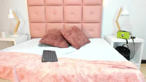 lhiamfitt online show from November 30, 2025, 12:20 pm