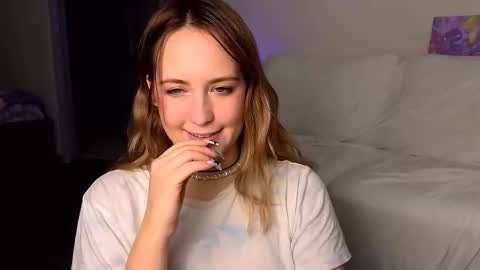 li_ni_ online show from January 26, 2025, 8:14 am