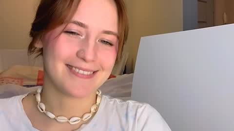 li_ni_ online show from February 4, 2025, 7:51 am