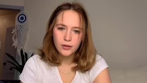 li_ni_ online show from February 11, 2025, 7:02 am