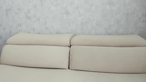 LEANNAA online show from February 15, 2026, 5:37 am