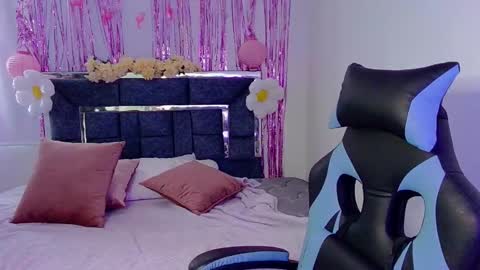 Snapshot of lia_14_ chatting on October 9, 2025, 5:55 pm Lia online show from October 9, 2025, 5:55 pm