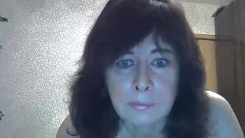 Snapshot of lia_ang chatting on October 12, 2025, 1:32 pm lia_ang online show from October 12, 2025, 1:32 pm