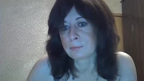 Snapshot of lia_ang chatting on November 15, 2025, 6:15 pm lia_ang online show from November 15, 2025, 6:15 pm