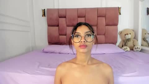Snapshot of lia_girl2 chatting on January 4, 2025, 7:34 am Lia online show from January 4, 2025, 7:34 am