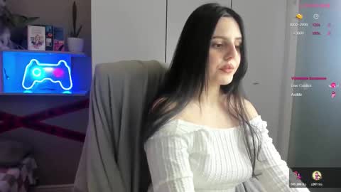 Lia online show from November 9, 2025, 2:37 pm