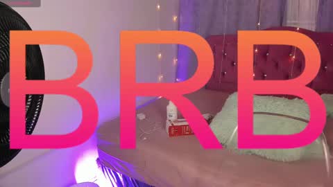 lia_little18 online show from February 8, 2025, 6:22 am