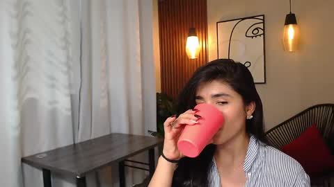 LIA online show from May 5, 2026, 6:38 pm
