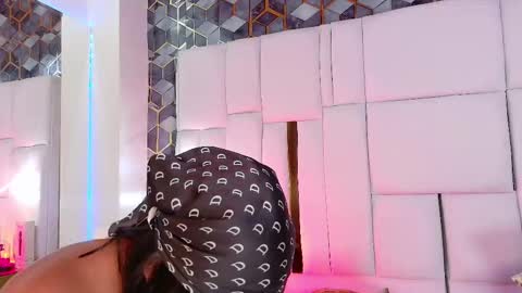 lia_mariana online show from October 11, 2025, 6:06 pm