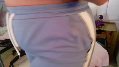 lia_mariana online show from October 21, 2025, 6:08 pm