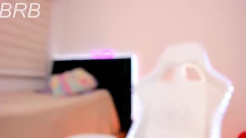 Snapshot of lia_queen610 chatting on March 10, 2025, 1:45 am Little Queen Lia online show from March 10, 2025, 1:45 am