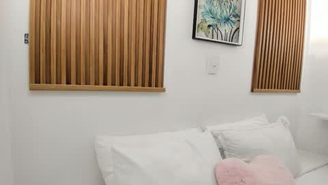 Lia online show from December 14, 2025, 3:45 am