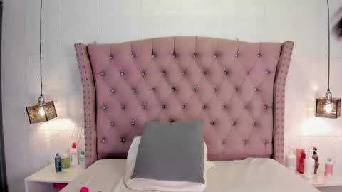 lia_sofiia online show from May 11, 2026, 9:04 am