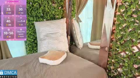 lia summer1 online show from October 13, 2025, 7:03 pm