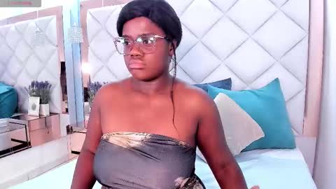 liaa_rosee online show from December 19, 2025, 9:55 pm