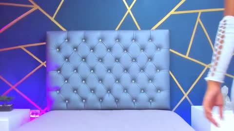 Lia online show from October 1, 2025, 7:31 pm